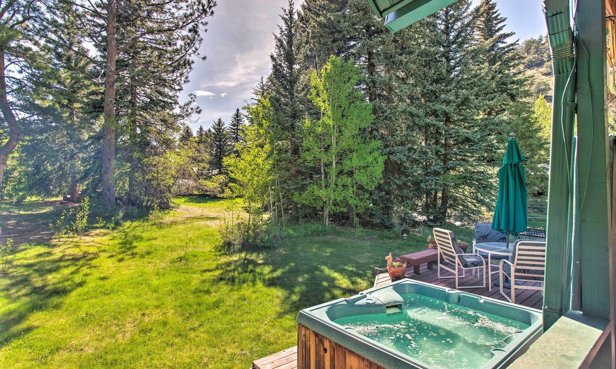 Idaho Springs Apartment | ‘Chicago Creek B & B‘: 1 Mi to Mt Blue Sky!
