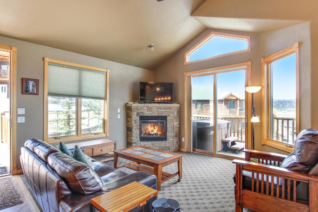 Estes Park Apartment | Chief Cheley Peak 40A Condo