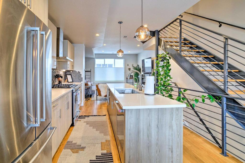 West Colfax House | City Skyline Views Upscale Denver Townhome