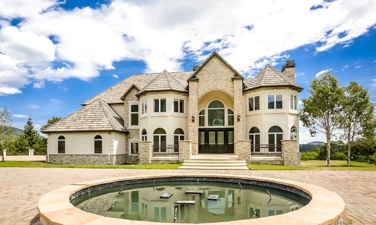 Monument House | Colorado Estate, INDOOR pool, perfect for family reunion, no weddings!