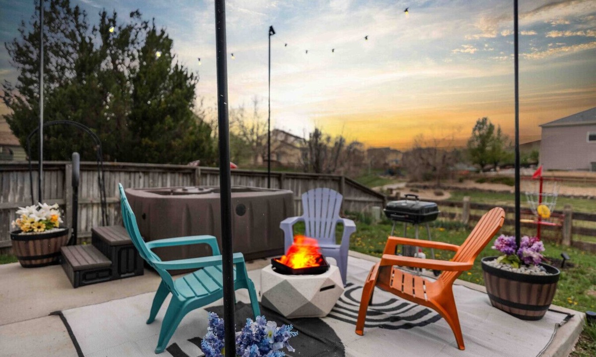 Commerce City House | Colorful Colorado house by DIA Airport Rockies & Downtown!