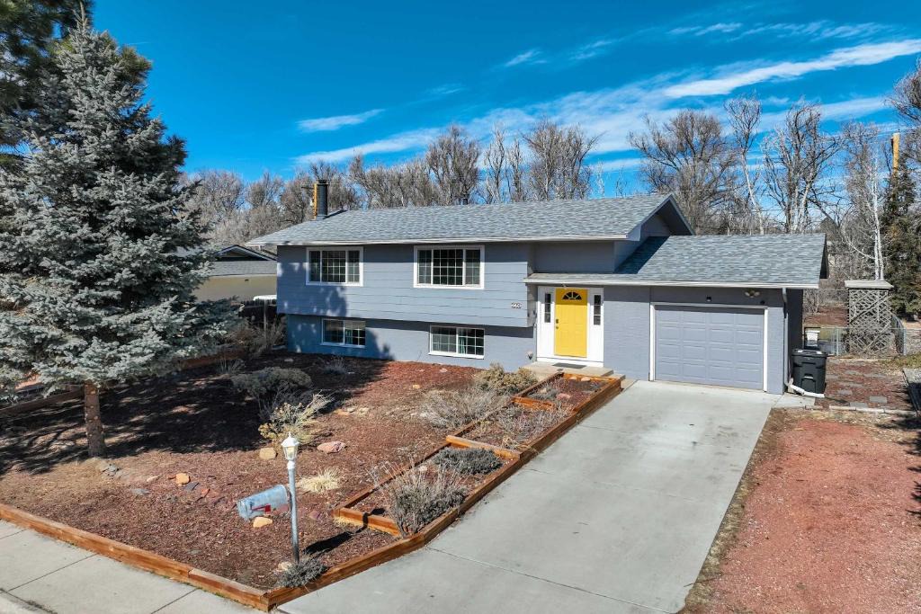 Security-Widefield House | Colors of Colorado Parks & Trails Dog-Friendly