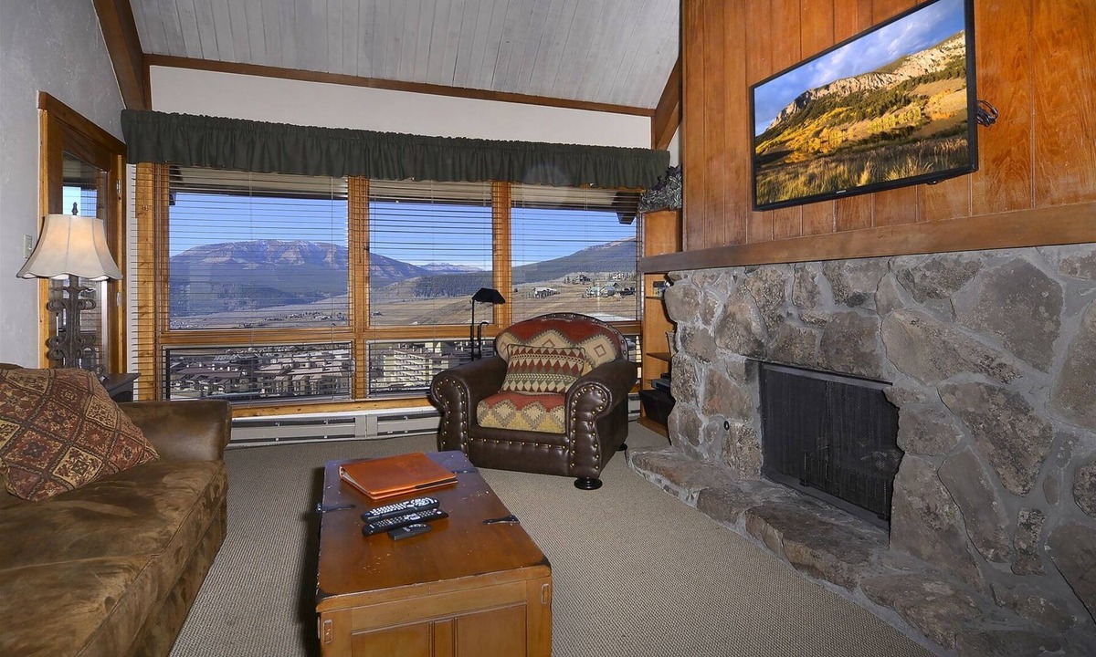 Mountaineer Square No Cleaning | Crested Butte