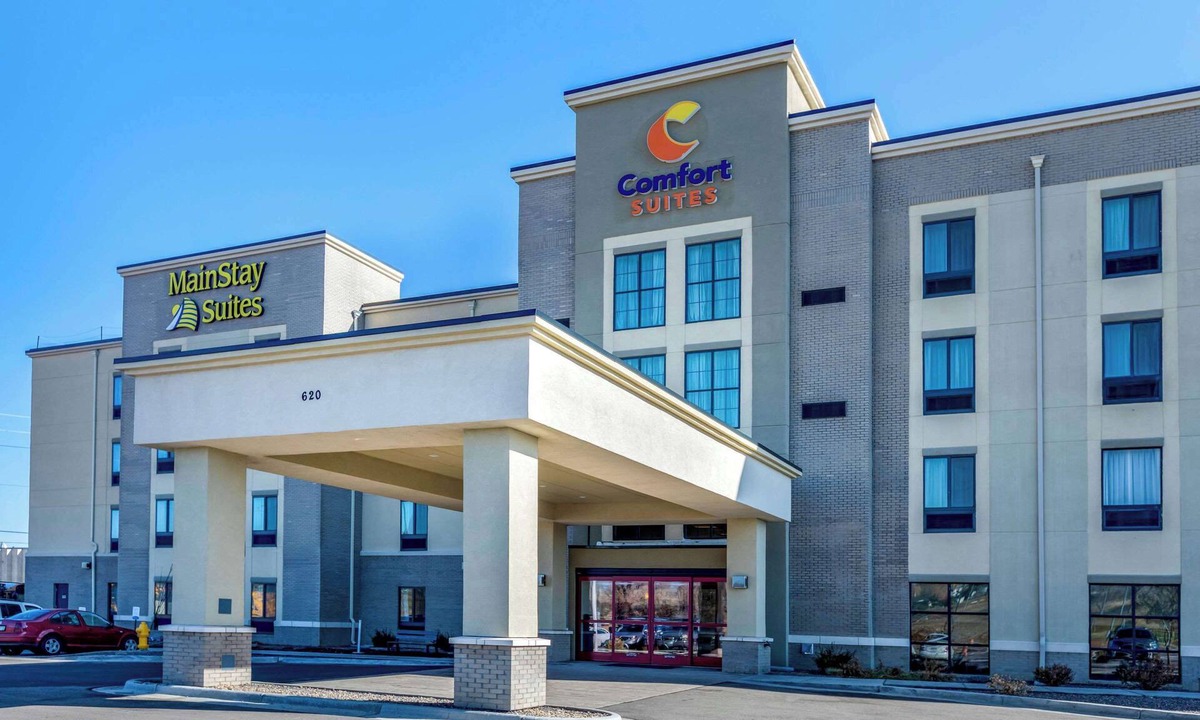 Sun Valley Hotel | Comfort Suites Near Denver Downtown