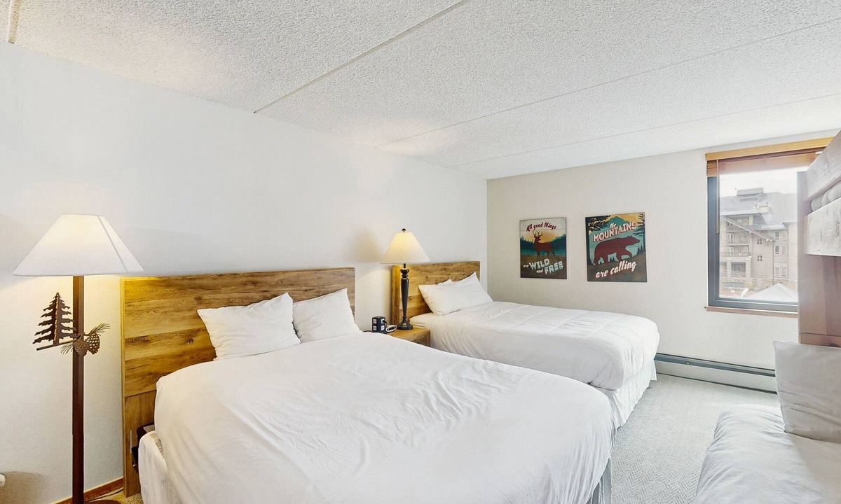 Copper Mountain Village Apartment | Comfortable studio w/a minifridge & shared hot tub - walk to the lift