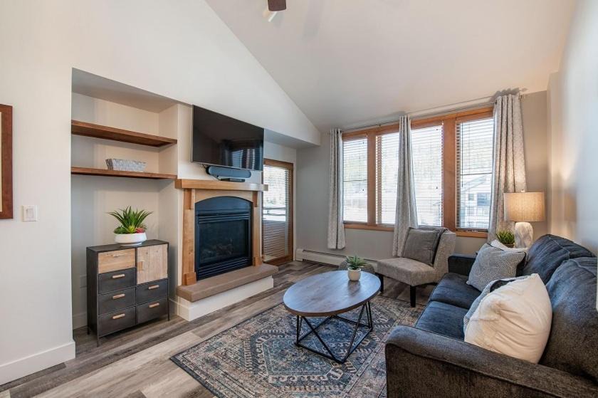 Winter Park Apartment | Comfortable Zephyr Mountain Lodge Condo with Spectacular View of the Continental Divide condo