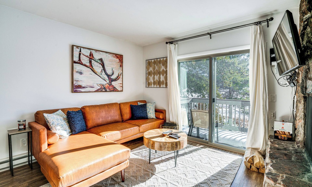 Fraser Condo | Condo w/Balcony & Views - Steps to Ski Shuttle!