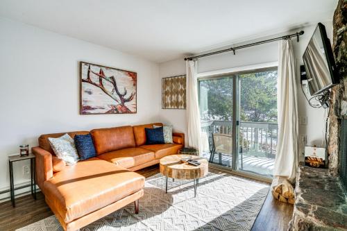 Fraser Apartment | Condo with Balcony and Views - Steps to Ski Shuttle!