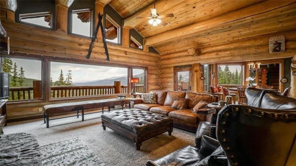 Quandary Village House | Copper Hideaway - Large Exquisite Cabin In The Rocky Mountains! cabin