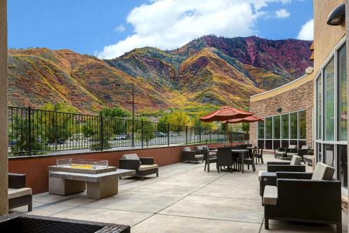 Courtyard | Glenwood Springs