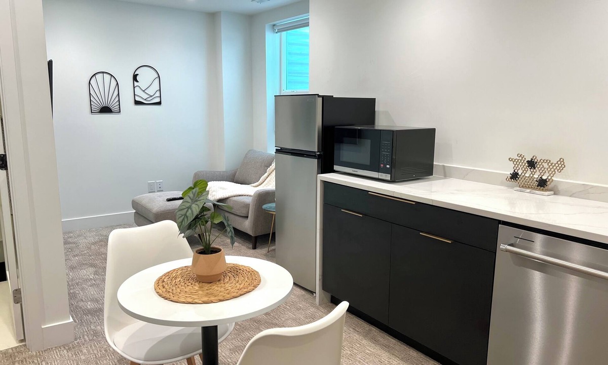 West Colfax Apartment | Cozy 1-bedroom apartment in fantastic Denver with WiFi, AC, Laundry and more!