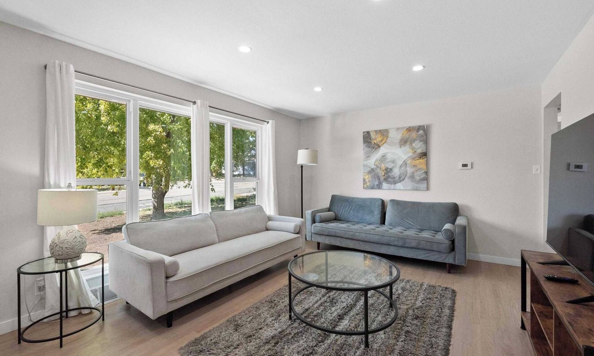 Arvada Plaza Area House | Cozy 4B｜Single Story｜Backyard for Pets｜Flex-Lease｜Garage & Street Parking #42222