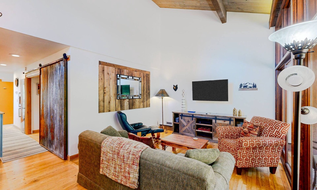Purgatory Condo | Cozy condo with community amenities, nearby skiing, & expansive views