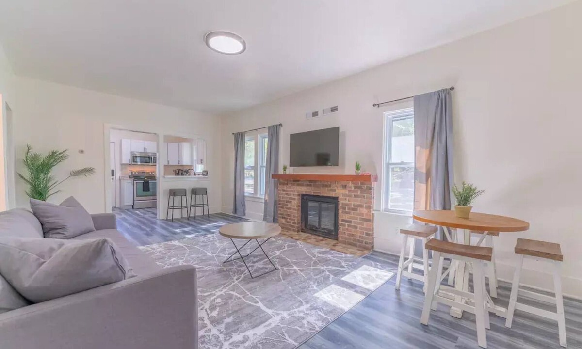 Champlin House | Cozy & Convenient Champlin Oasis