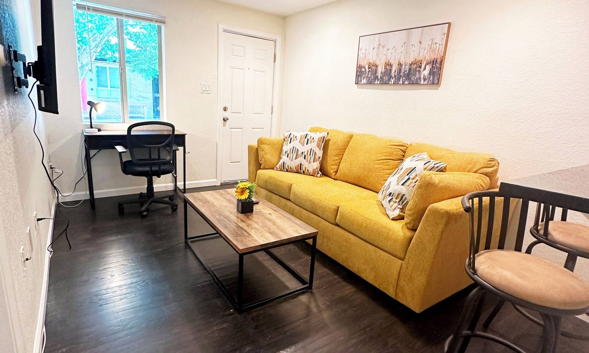 Lakewood Apartment | Cozy Corner 1-bedroom w/WiFi, AC, Heat in Lakewood - 10mins to Downtown Denver