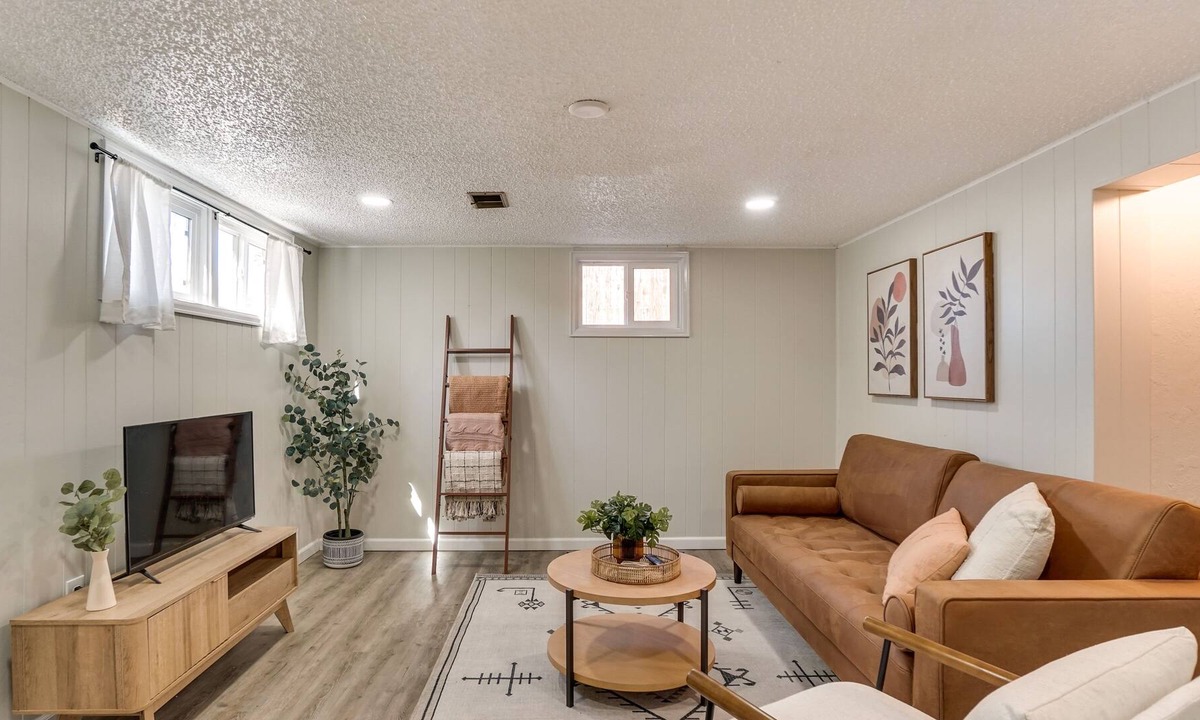 Hanna Farm Neighbors Apartment | Cozy Fort Collins Escape < 2 Mi to Downtown!