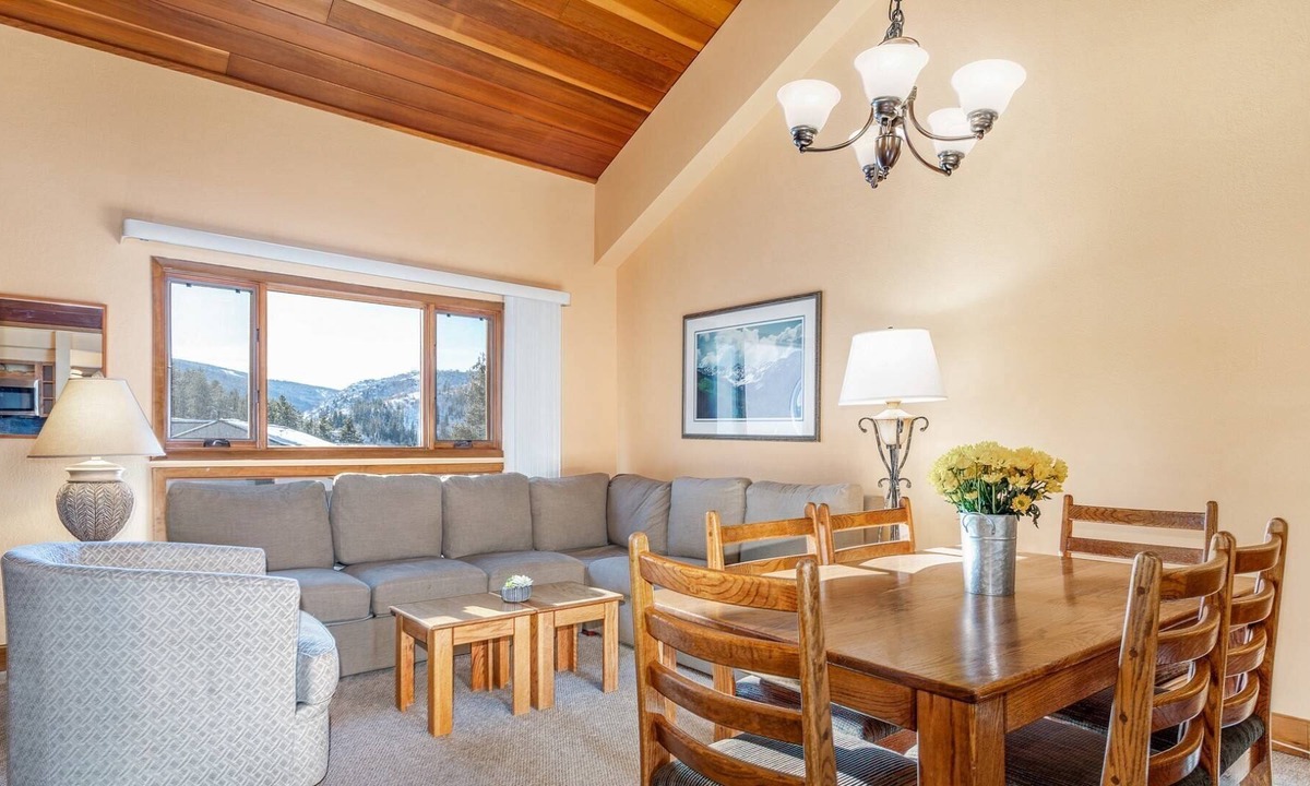Highland Meadows Condo | Cozy Lofted Condo with Resort Style Amenities! Picturesque Views! Free Shuttle and Parking! #301