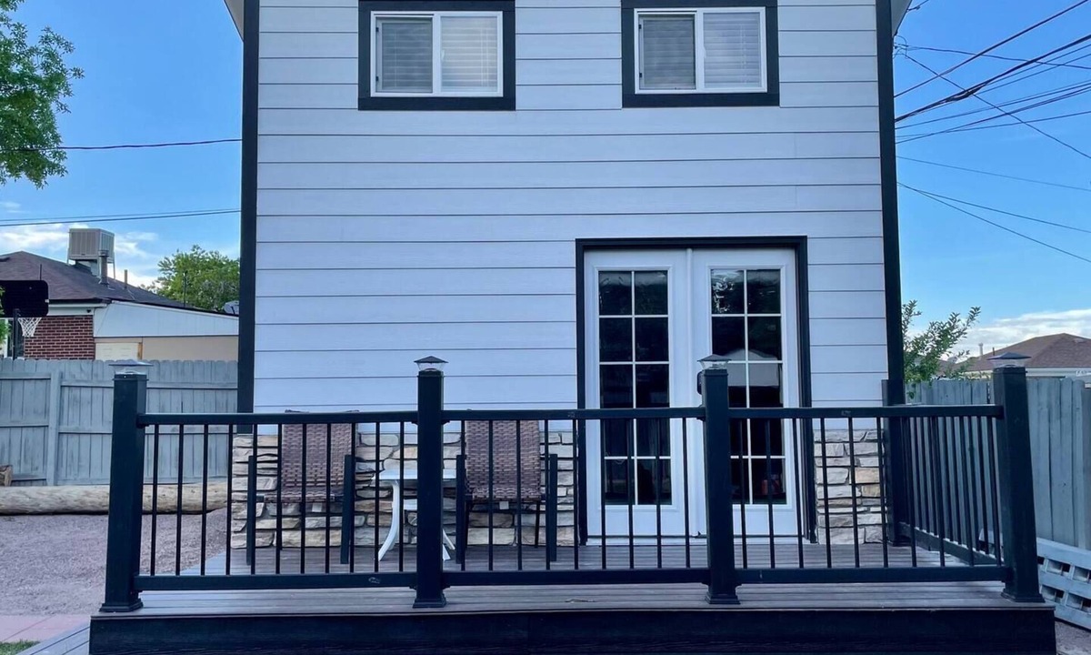 Twin Lakes House | Cozy Tiny Home Near Downtown Denvernn