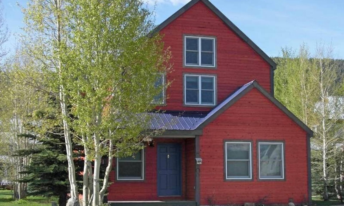 Crested Butte House | Crazy Horse! Quiet dead-end street & perfect for pets. Private HOT TUB!
