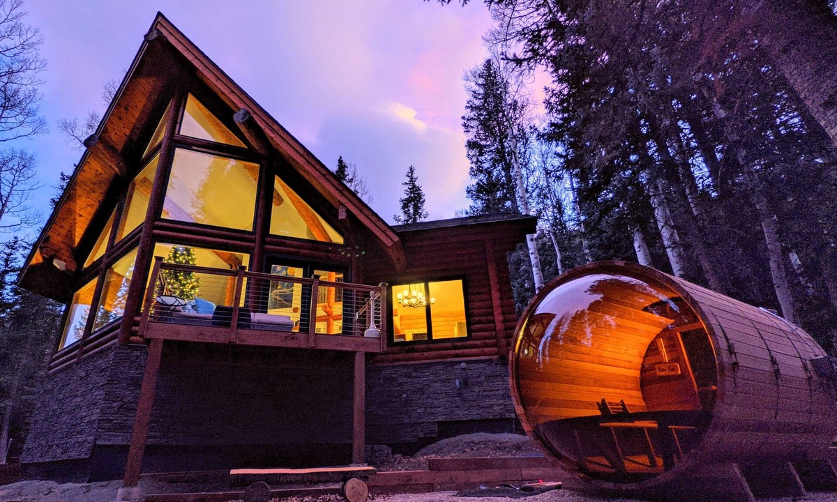 Downieville-Lawson-Dumont Cabin | Creek & Log Cabin near I-70, Sauna in the Forest