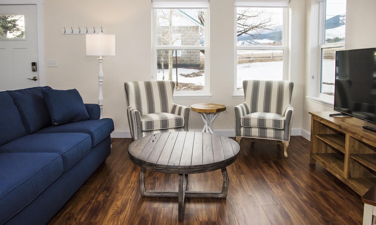 Hillside House | Creekside Bungalow-Mountain & Valley Views-Dark Sky