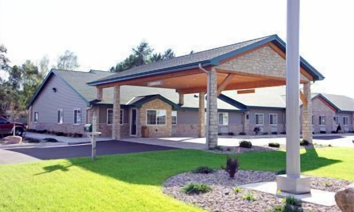 Crivitz Hotel | Crivitz Lodge