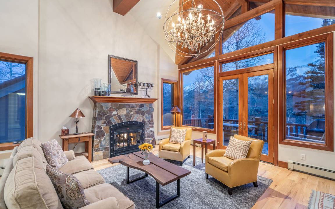 Mountain Village House | CRYSTAL VIEW
