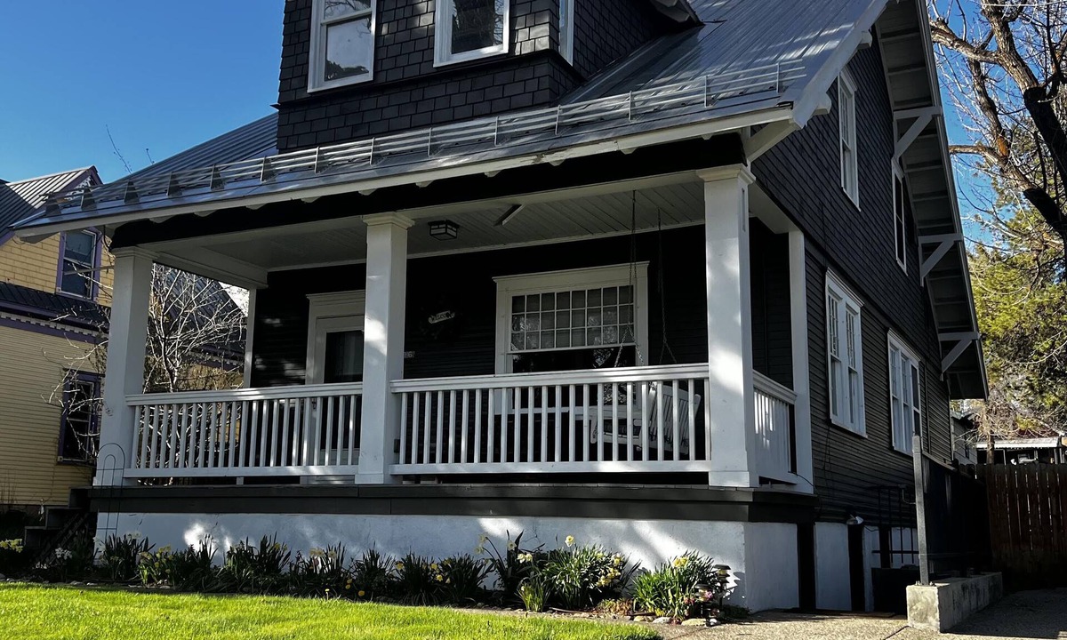Old Town House | Delightful Downtown Home One Block to Premier Hot Springs