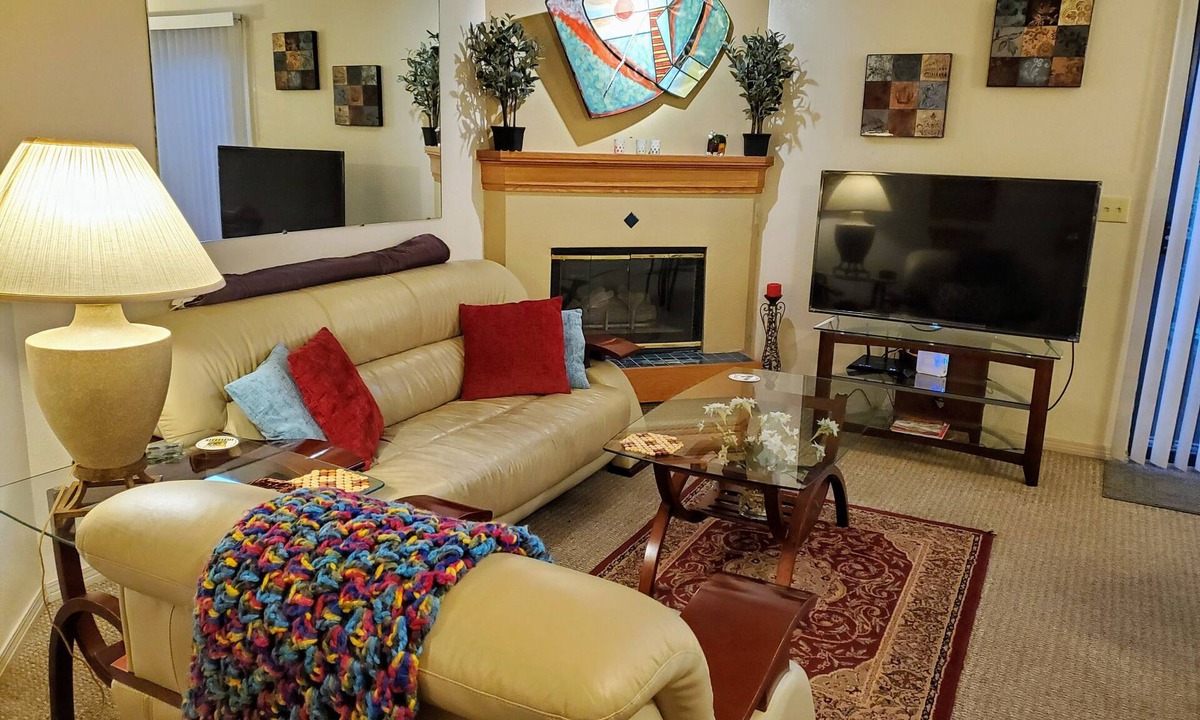 Englewood Condo | Denver/DTC Executive Corp Long/Short Term Stay Entire Condo