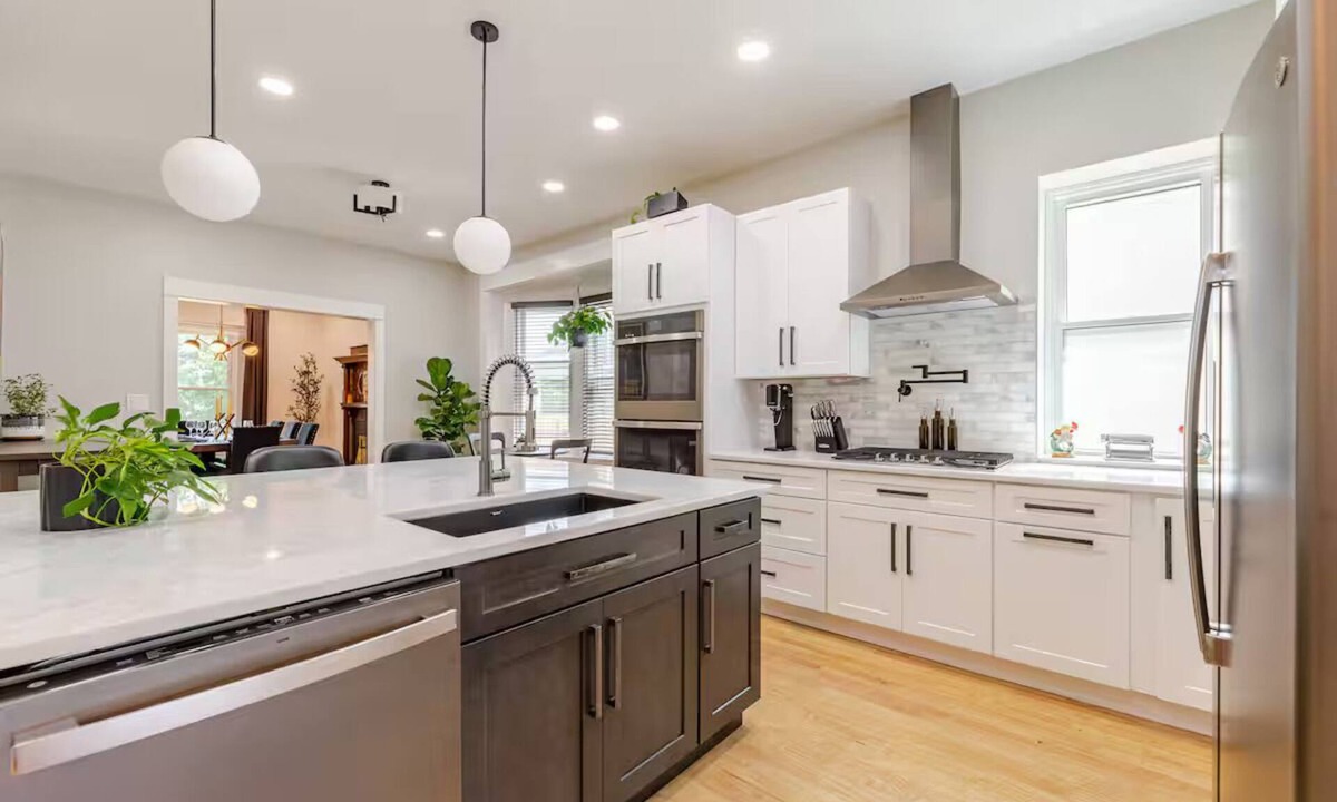 Berkeley House | Denver Luxury Dream Home + HOT TUB + Private Yard