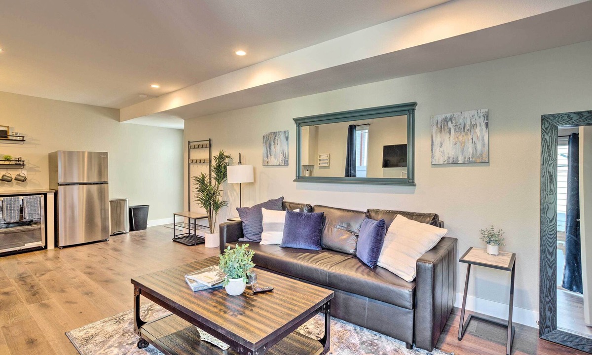 Sunnyside Apartment | Denver Studio w/ Hot Tub ~ 2 Mi to Downtown!