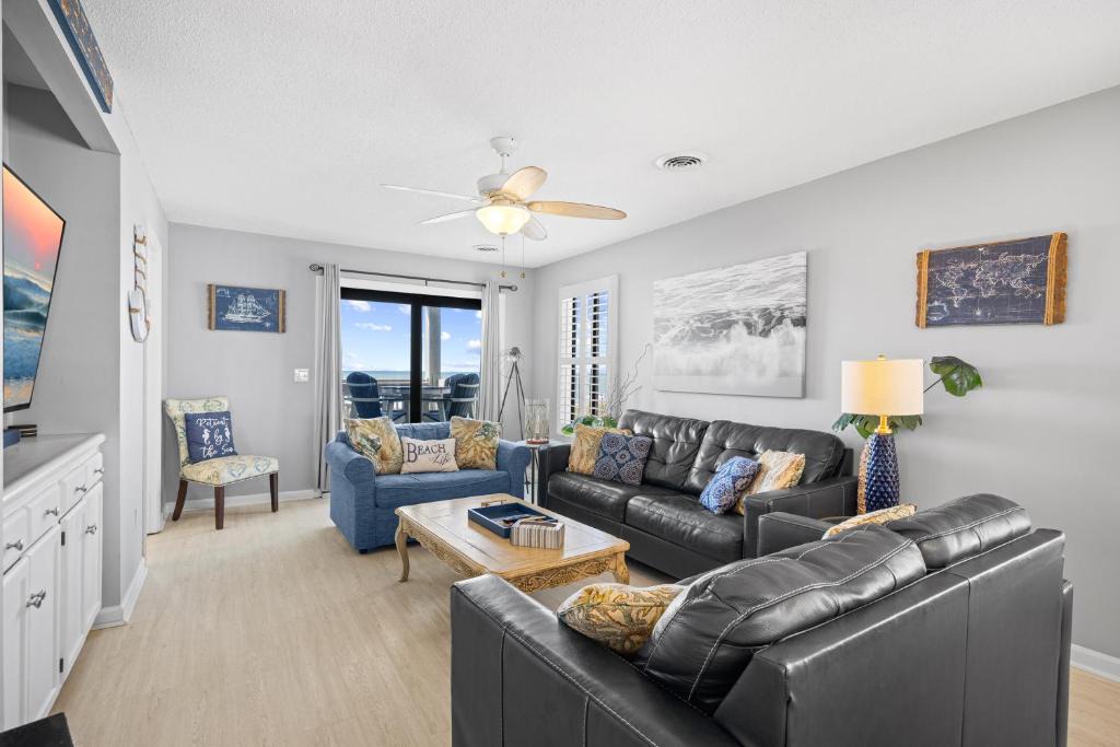 Ocean Drive Apartment | Direct Ocean Front 3BR/2BA Dog Friendly *OCEANFRONT*