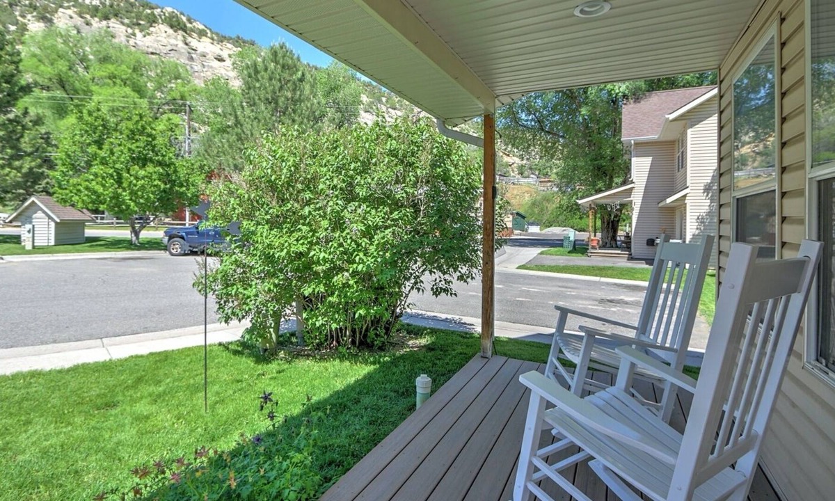 New Castle House | Dog Friendly Family Home w/ Decks, Near Downtown & Trails, 13 mi.to Hot Springs!