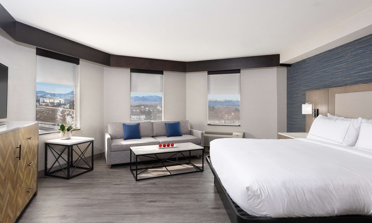Thornton Hotel | DoubleTree by Hilton Denver - Thornton