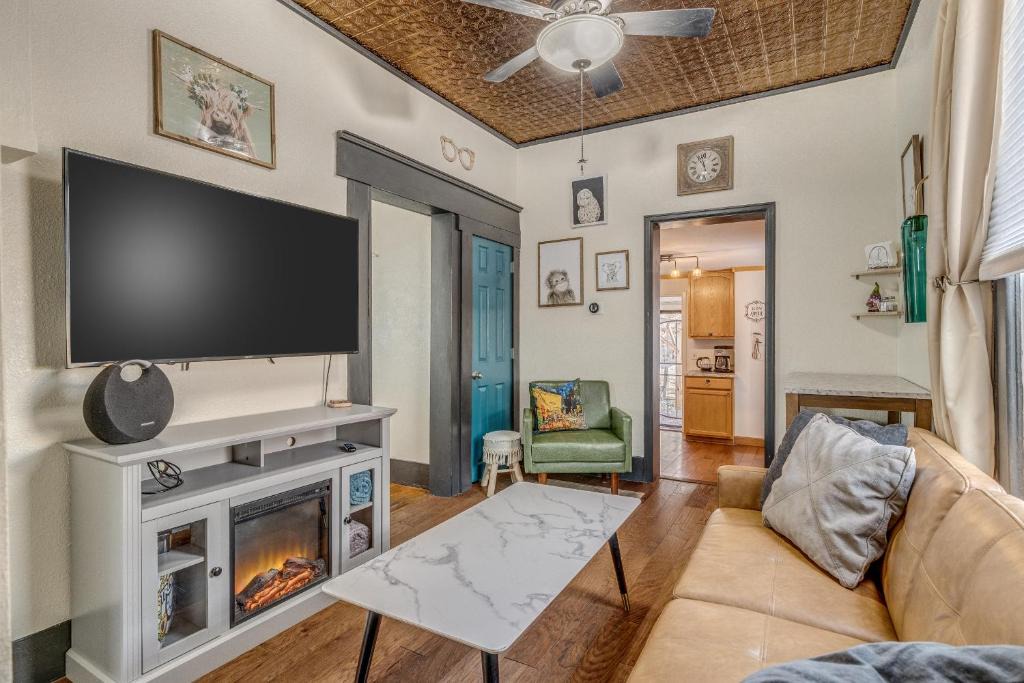 Central Colorado Springs House | Downtown Colorado Springs House