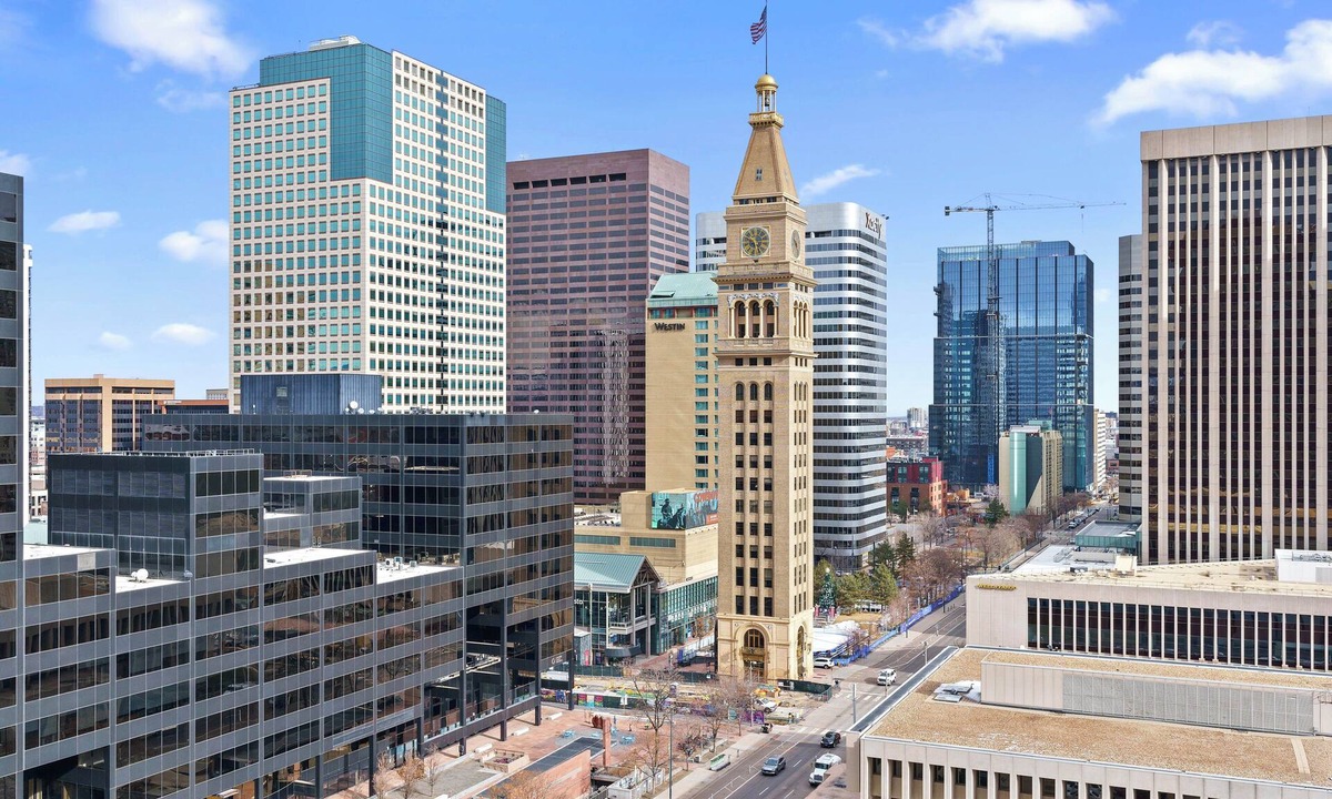 Downtown Denver Condo | DOWNTOWN DENVER CONDO: FANTASTIC VIEWS FROM PRIVATE BALCONY-POOL-GYM-GAME ROOM