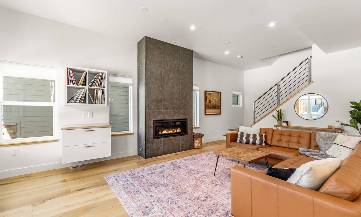 Old Town North House | Downtown Views Deluxe 5/4+ Rooftop Hot Tub!
