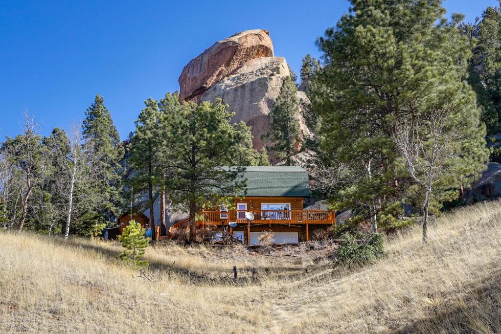 Florissant House | Dragons Roost Cabin with Sangre de Cristo Views!
