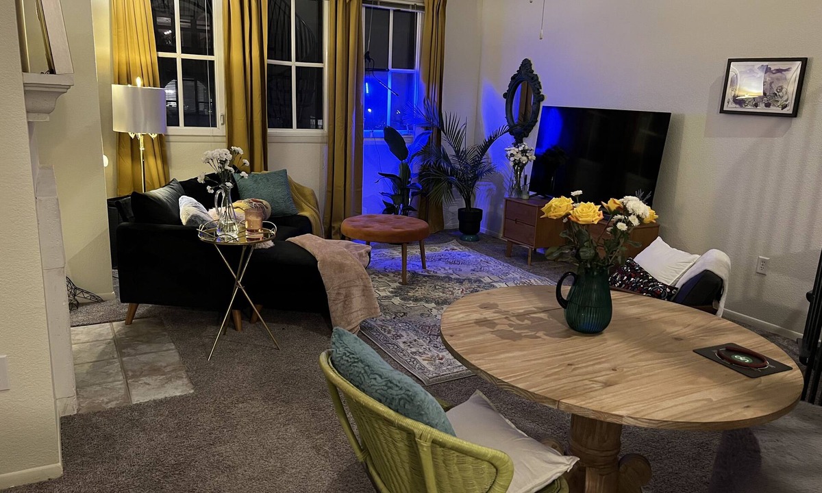 San Rafael Apartment | Dreamy Loft in Downtown Denver