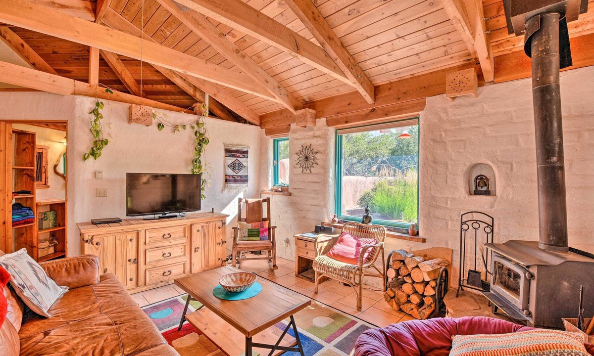 Baca Grande Cottage | Eclectic Adobe Crestone Cottage w/Patio + Yard!