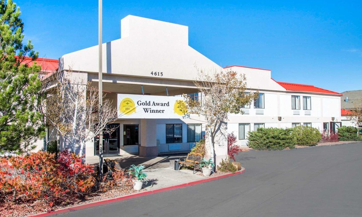 Pueblo Hotel | Econo Lodge Pueblo