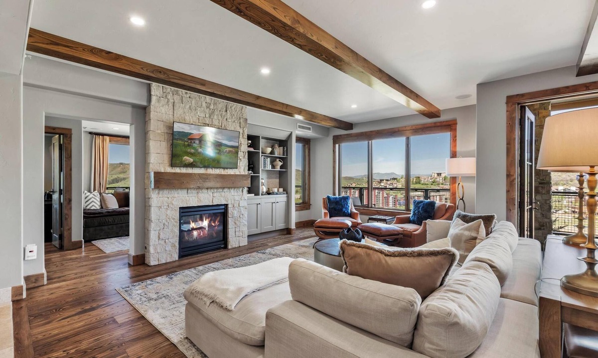 Steamboat Springs Condo | Edgemont 2300 Luxury Mountain Condo with Backdoor Ski Access!