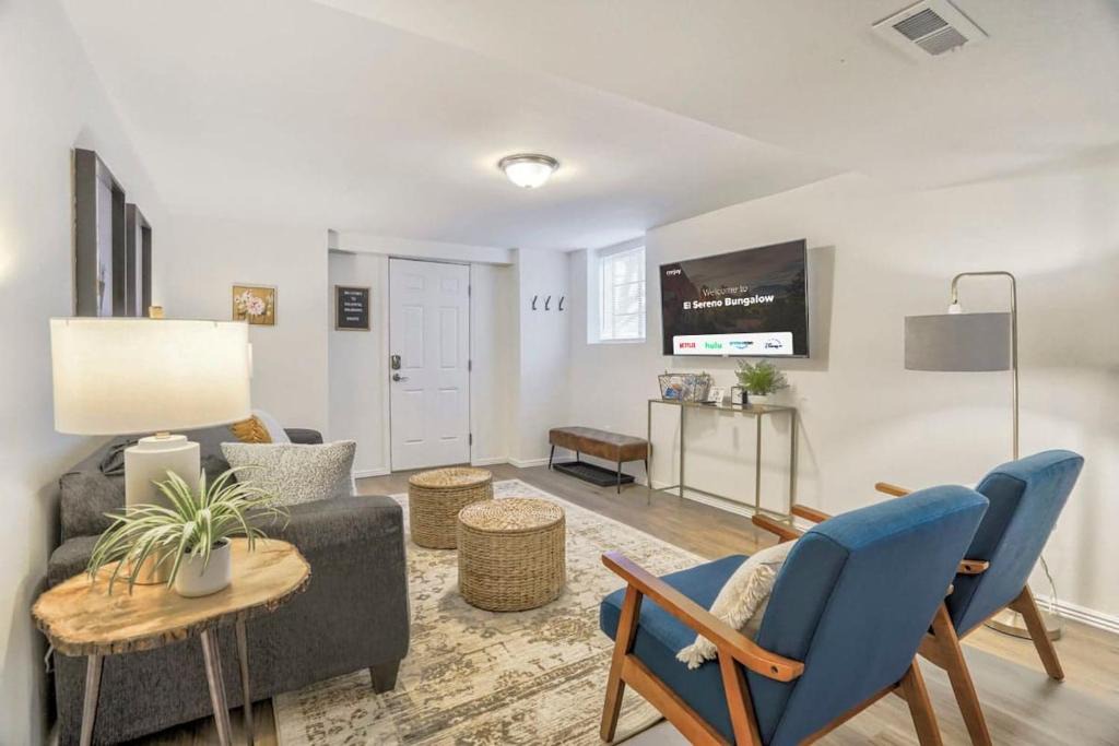 Broadmoor Apartment | El Sereno Bungalow Pet-Friendly Ivywild Flat