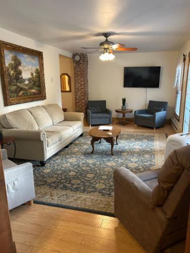 Clintondale Apartment | Elixir Apartment