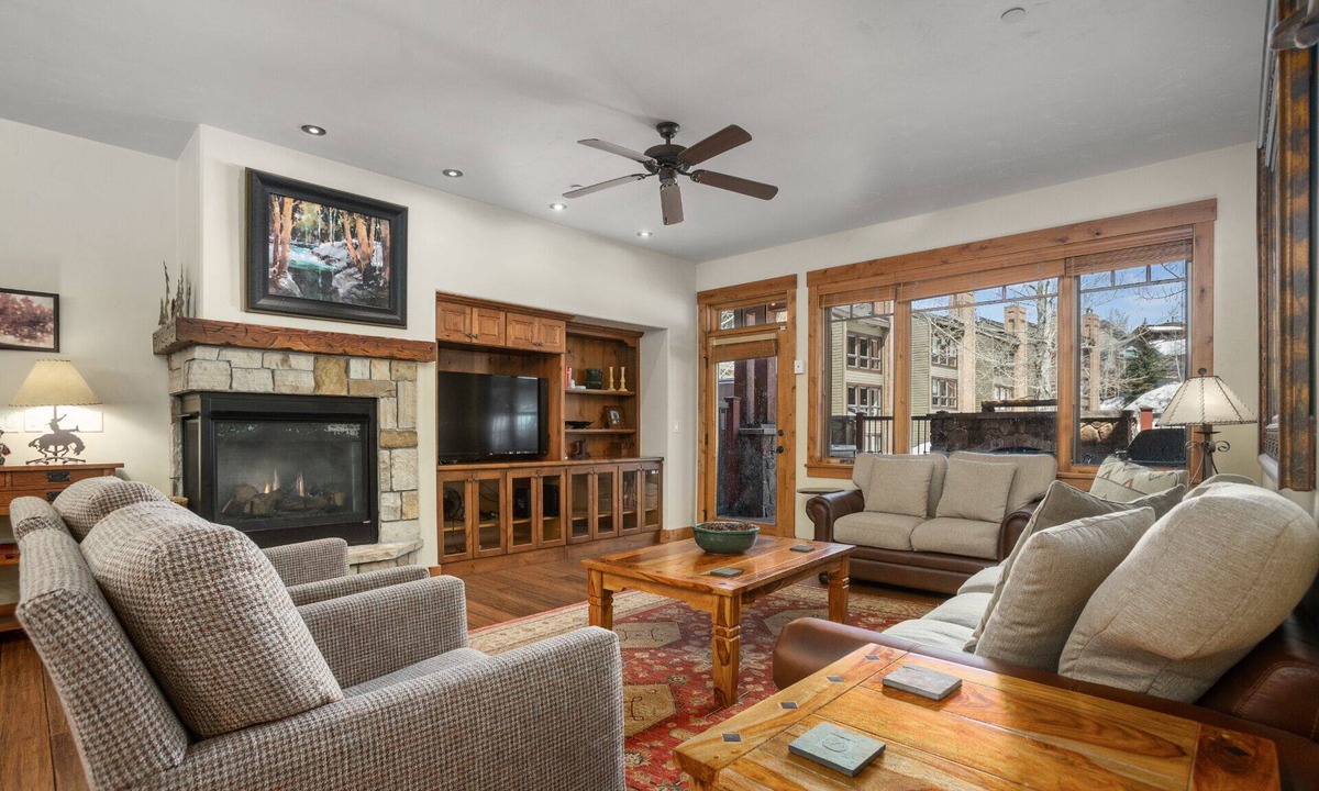 Steamboat Springs Condo | Emerald Lodge 5107 - Private Hot Tub, Outdoor Fireplace, Pools, A/C, Year Round Free Bus