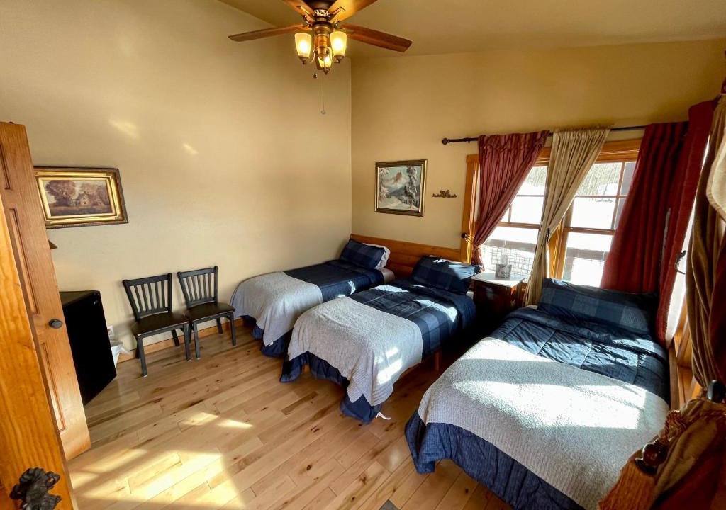 Paonia House | EML 8 Hubbard Park Cabin