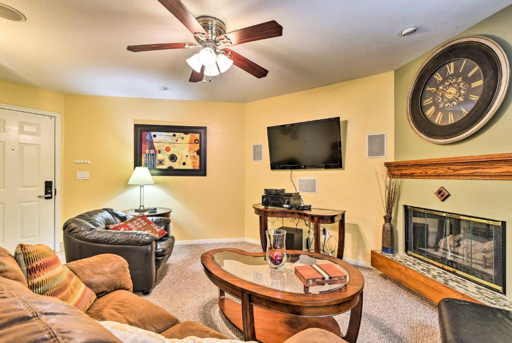 Englewood Apartment | Englewood Apt with Patio in Denver Tech Center