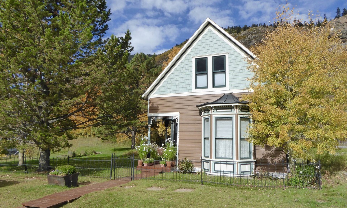 Silverton House | Enjoy some R & R at this historic cottage in the best neighborhood in town!