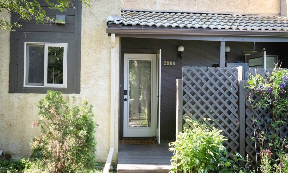 Glenwood Grove - North Iris House | Entire Spacious Central Boulder Condo. 2 bedroom/2bath, 3 floors