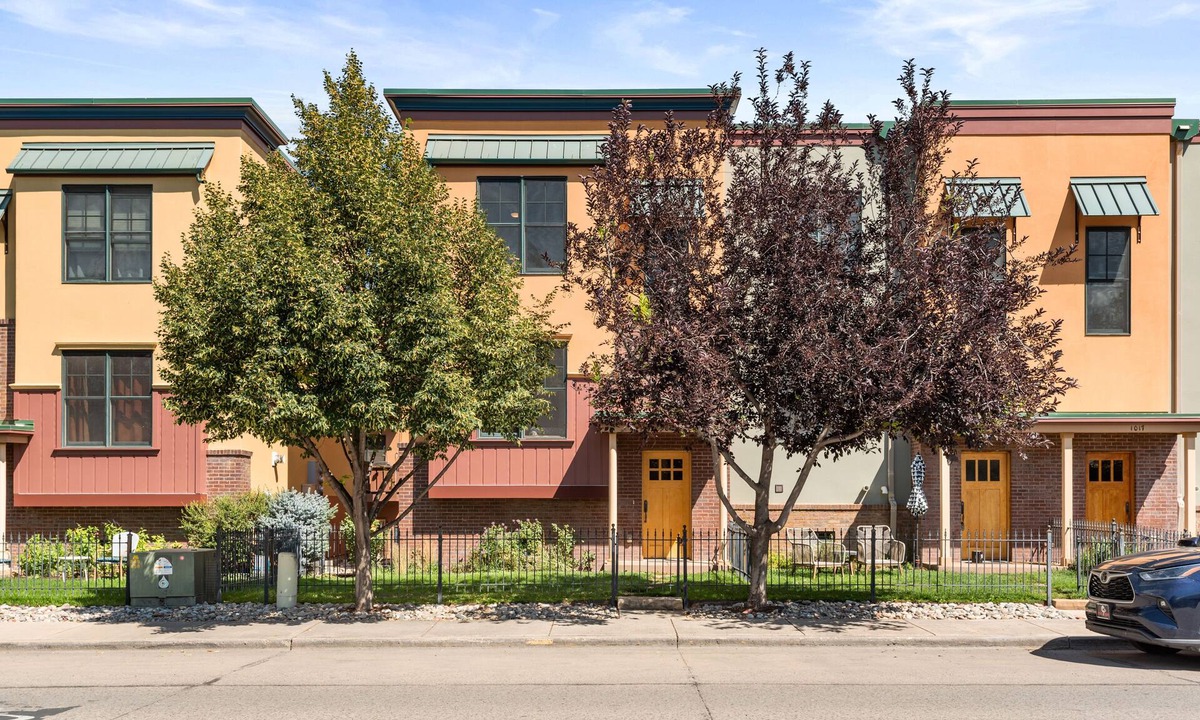 Carbondale House | Excellent Location- Downtown Carbondale on Main St.!